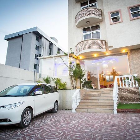 White House Addis Hotel Екстериор снимка