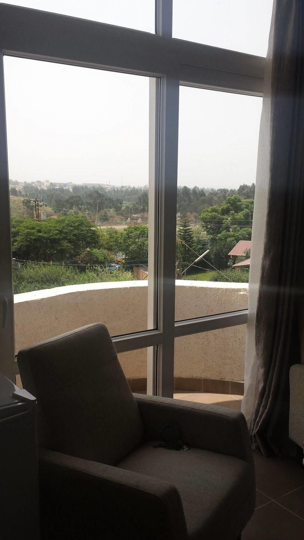 White House Addis Hotel Екстериор снимка
