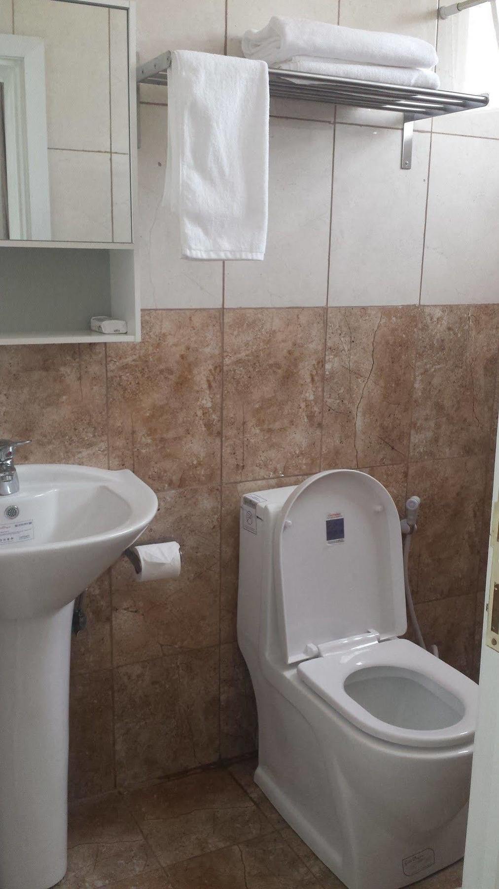 White House Addis Hotel Екстериор снимка